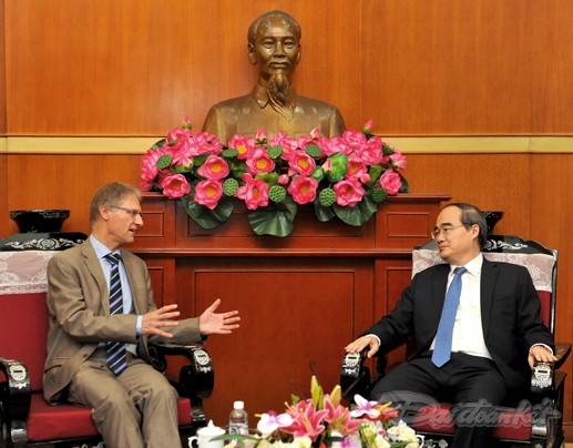 Nguyen Thien Nhan souhaite envoyer davantage de travailleurs vietnamiens en Allemagne - ảnh 1